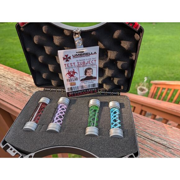 Resident Evil Briefcase Kit Access Badge, T-Virus Antidotes Umbrella Corporation - Picture 11 of 16